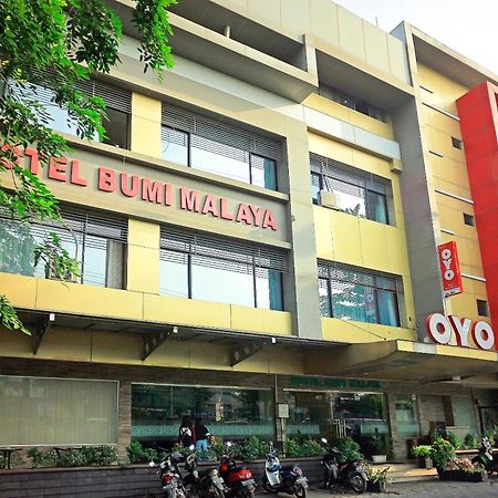 Oyo 1009 Hotel Bumi Malaya Medan Kültér fotó