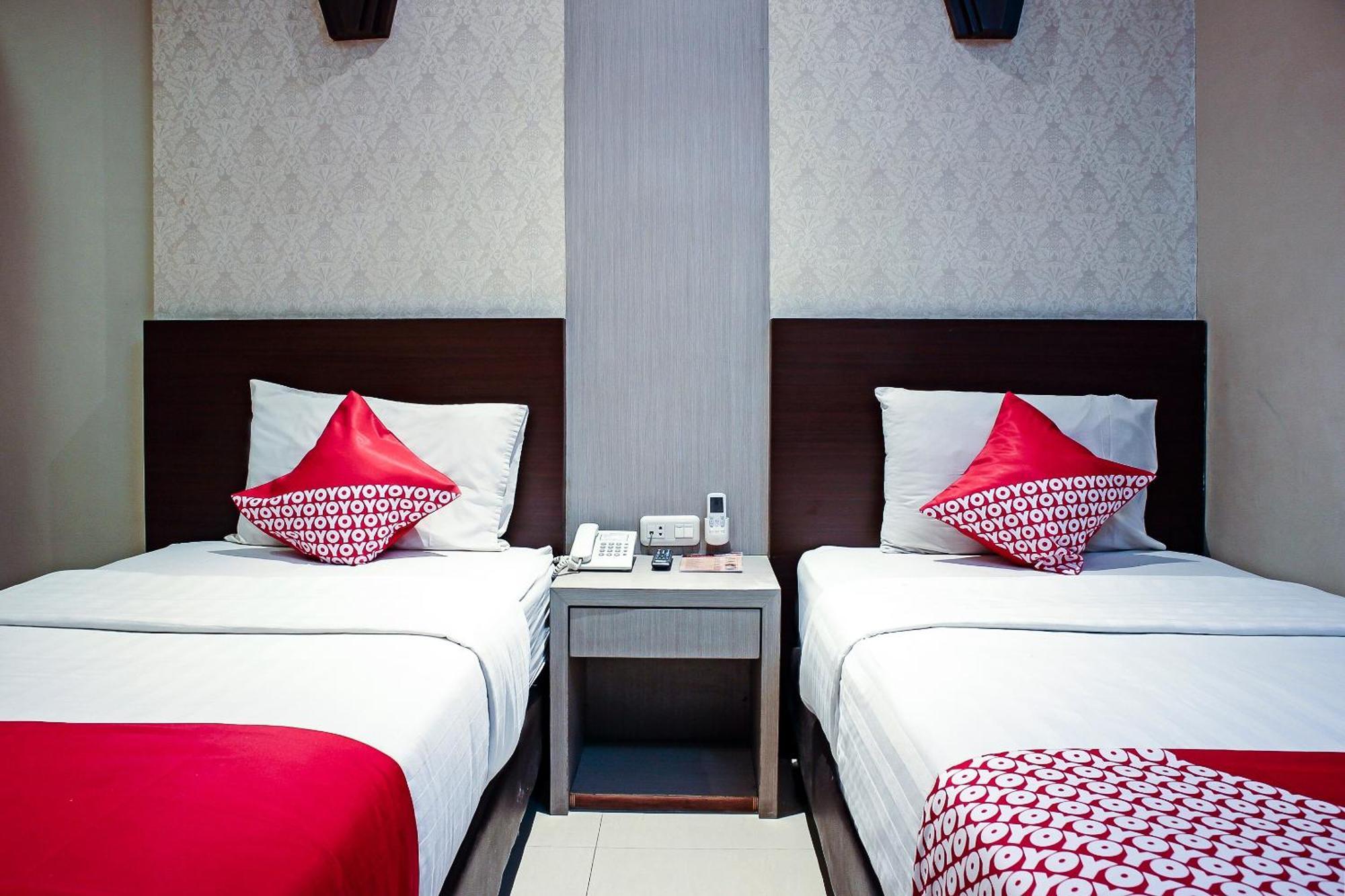 Oyo 1009 Hotel Bumi Malaya Medan Kültér fotó
