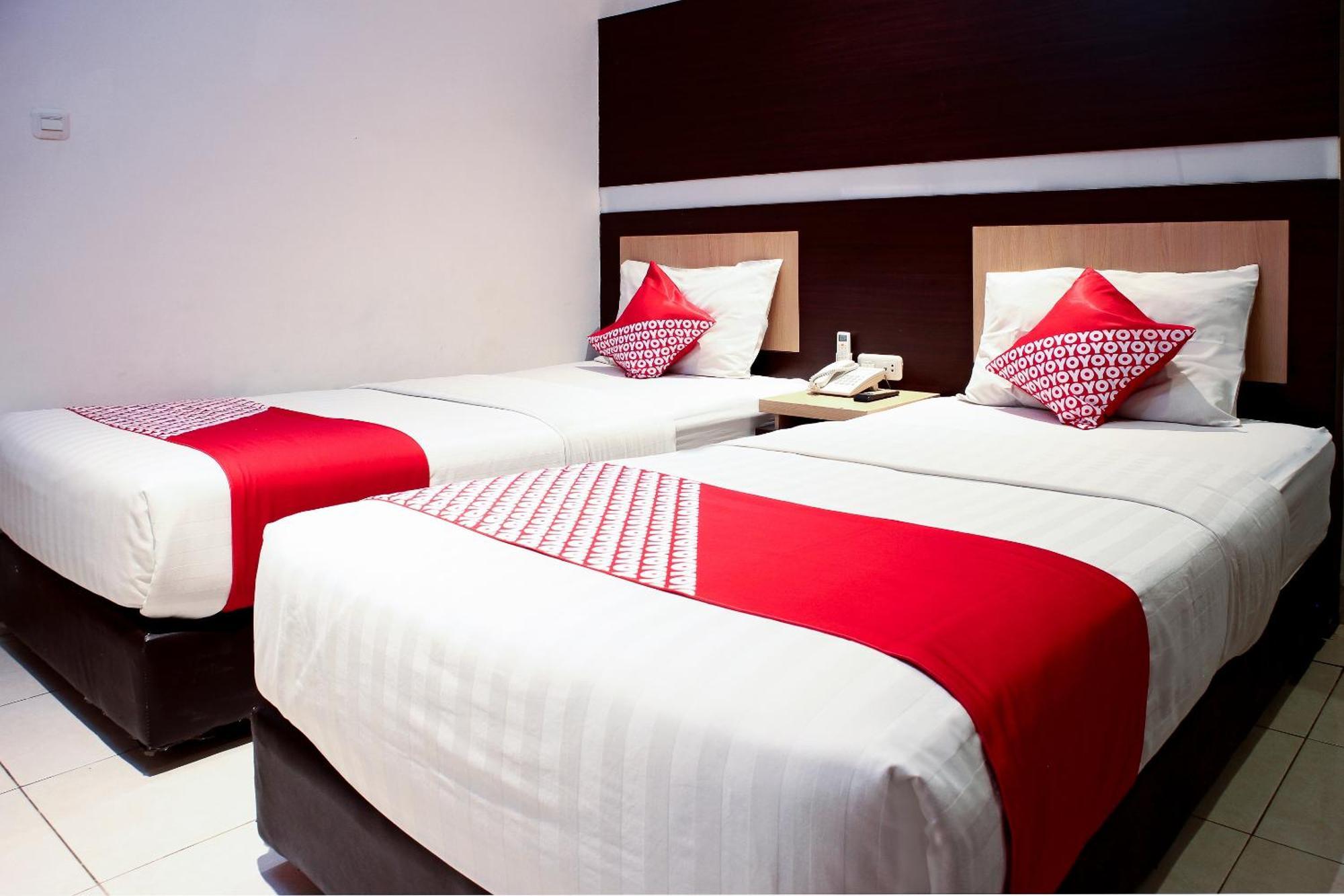 Oyo 1009 Hotel Bumi Malaya Medan Kültér fotó