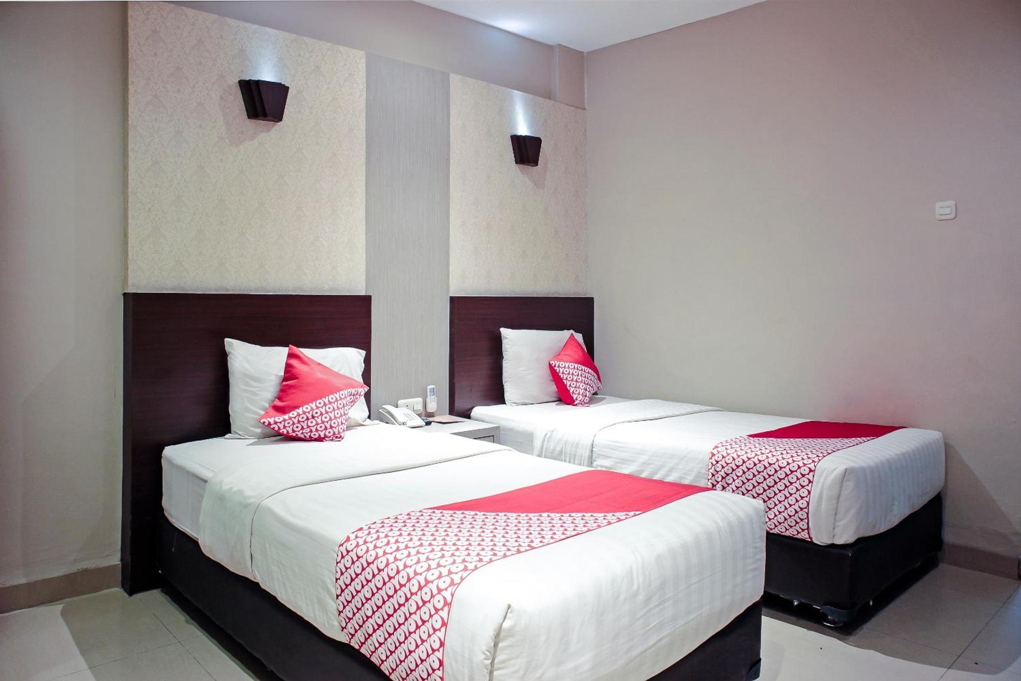 Oyo 1009 Hotel Bumi Malaya Medan Kültér fotó