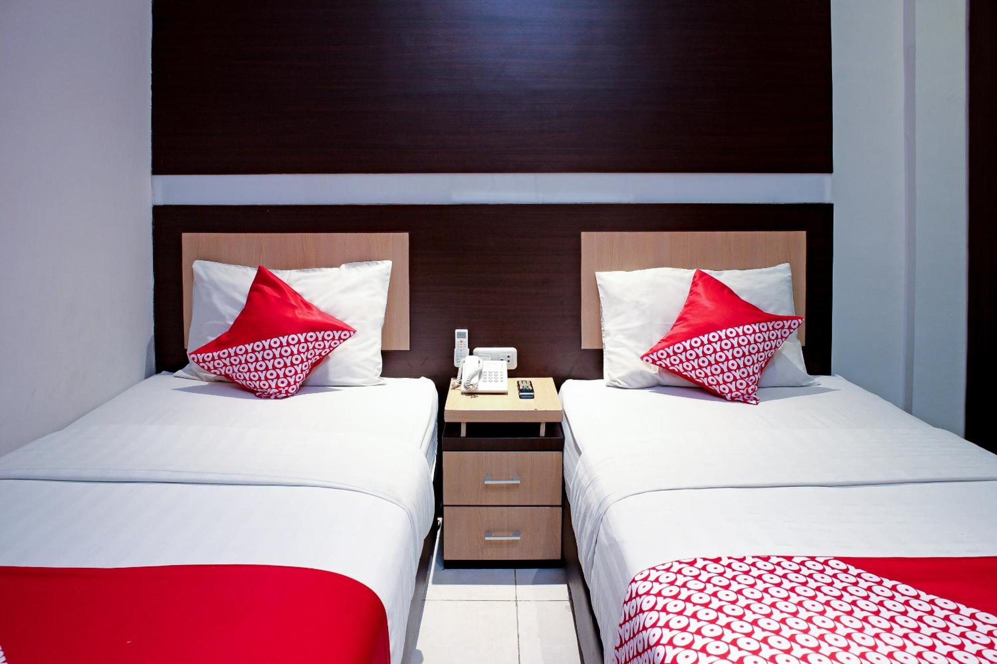 Oyo 1009 Hotel Bumi Malaya Medan Kültér fotó