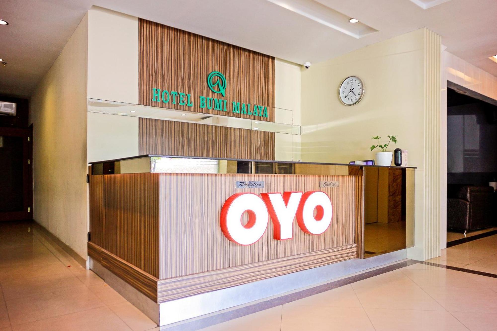 Oyo 1009 Hotel Bumi Malaya Medan Kültér fotó