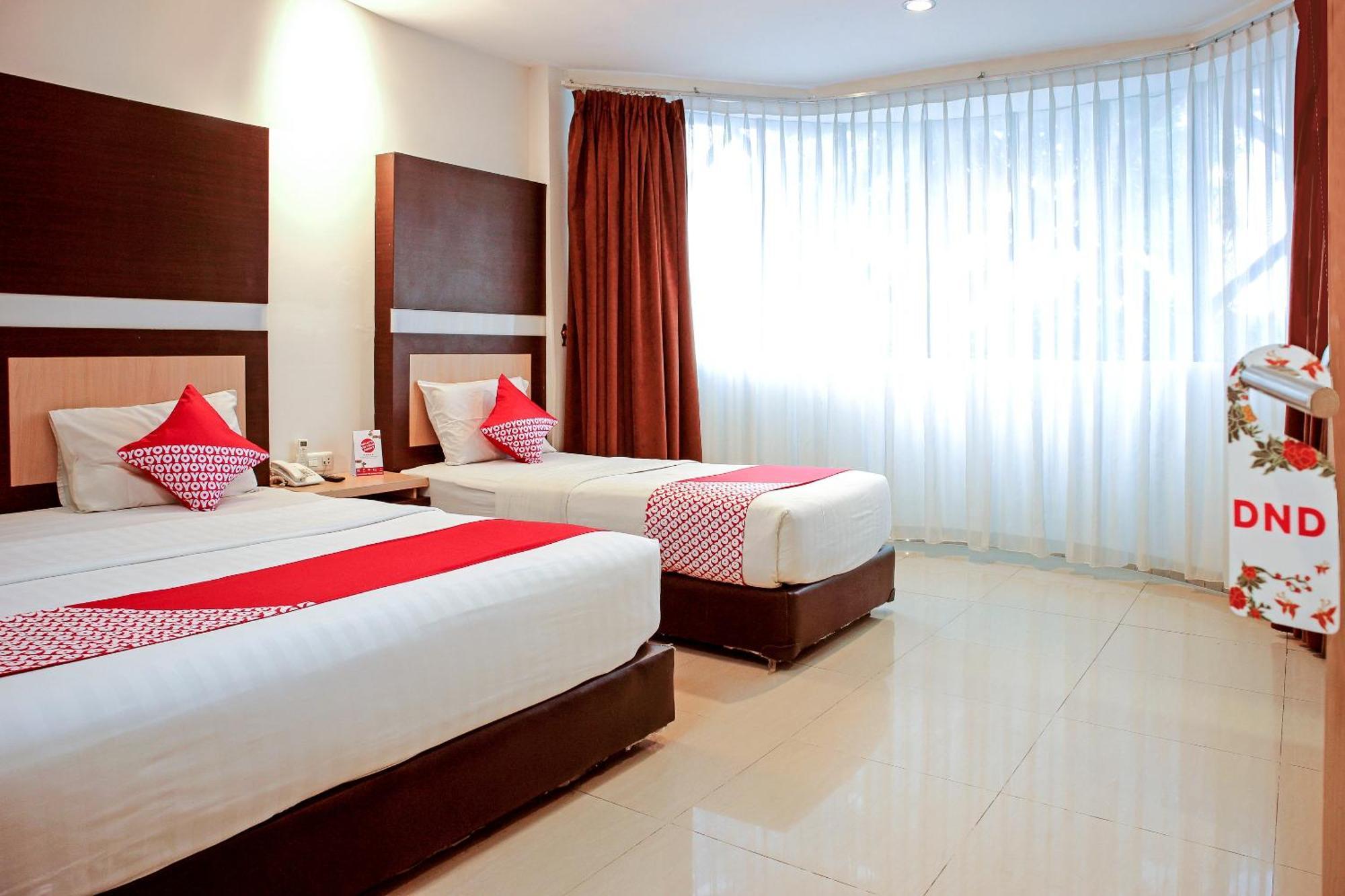 Oyo 1009 Hotel Bumi Malaya Medan Kültér fotó